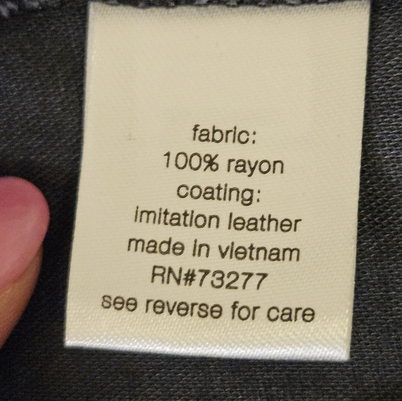 NWT Elizabeth & James Faux Leather Shorts - Picture 4 of 11